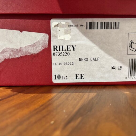 Salvatore Ferragamo Riley Oxfords – Black Calf – Size 10.5 EE - Picture 9 of 9